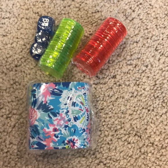 Lilly Pulitzer drawstring bag with fun game - Picture 2 of 3